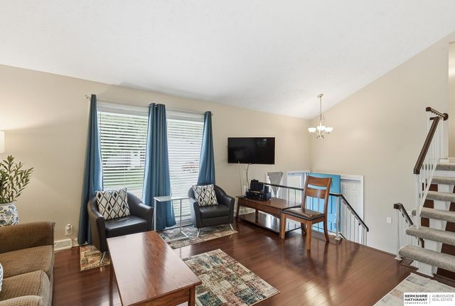 5709 N 115th Circle, Omaha, NE 68164
