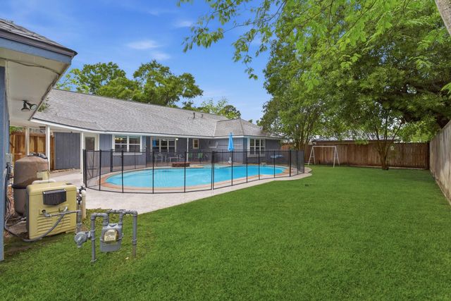 25506 Many Oak Drive, Spring, TX 77380