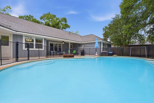 25506 Many Oak Drive, Spring, TX 77380