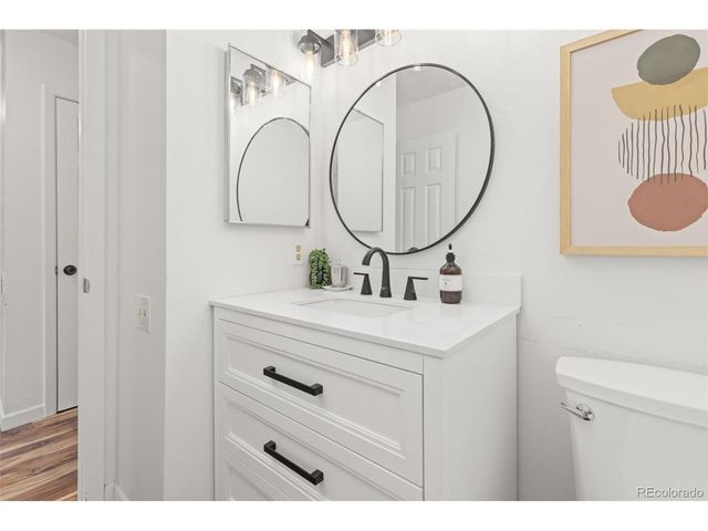 1930 S Helena St D, Aurora, CO 80013