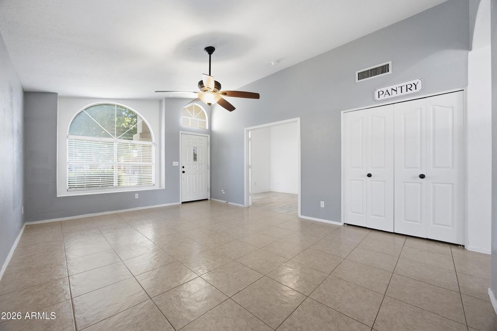 12402 W EDGEMONT Avenue, Avondale, AZ 85392 — photo 4
