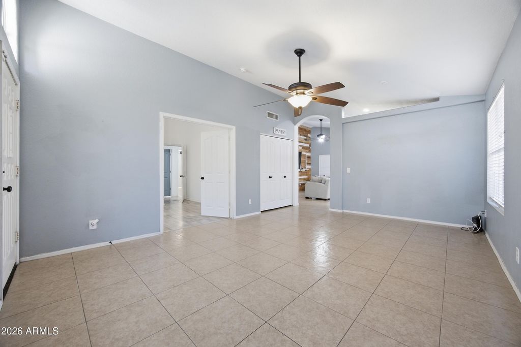 12402 W EDGEMONT Avenue, Avondale, AZ 85392 — photo 5