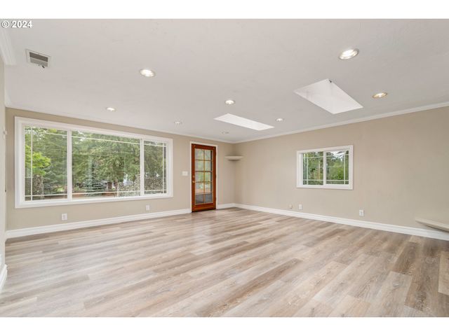 87313 CHINQUAPIN Loop, Veneta, OR 97487