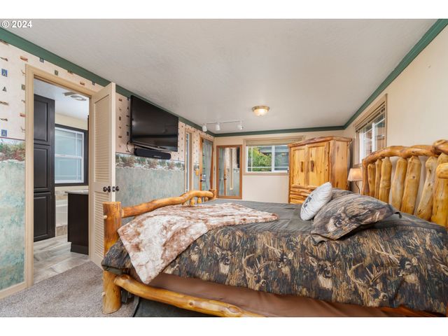 87313 CHINQUAPIN Loop, Veneta, OR 97487