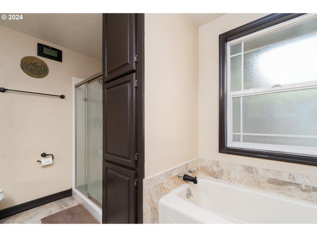 87313 CHINQUAPIN Loop, Veneta, OR 97487