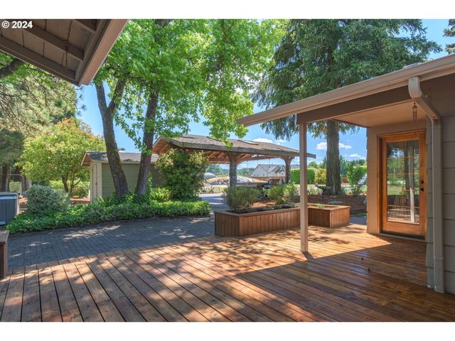 87313 CHINQUAPIN Loop, Veneta, OR 97487