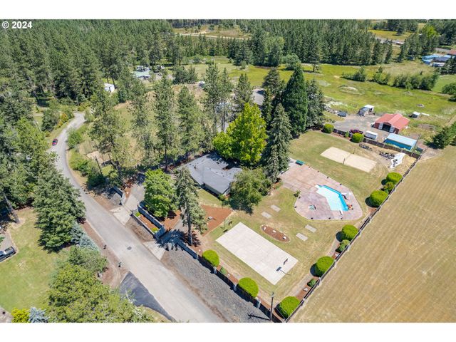 87313 CHINQUAPIN Loop, Veneta, OR 97487