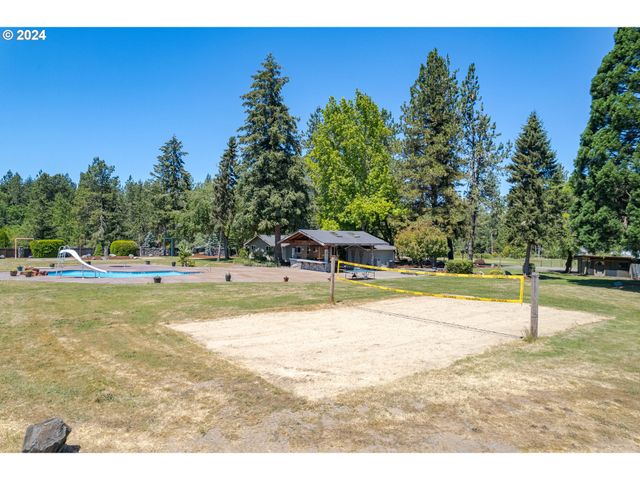 87313 CHINQUAPIN Loop, Veneta, OR 97487