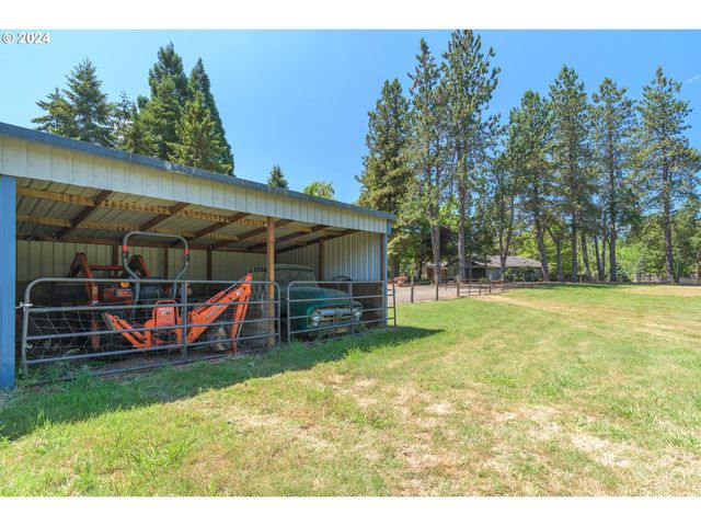 87313 CHINQUAPIN Loop, Veneta, OR 97487
