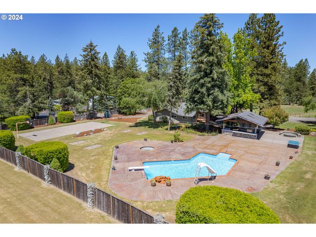 87313 CHINQUAPIN Loop, Veneta, OR 97487