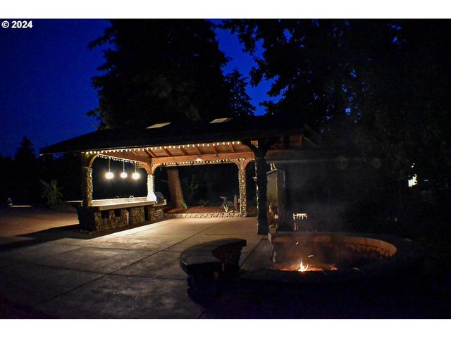 87313 CHINQUAPIN Loop, Veneta, OR 97487