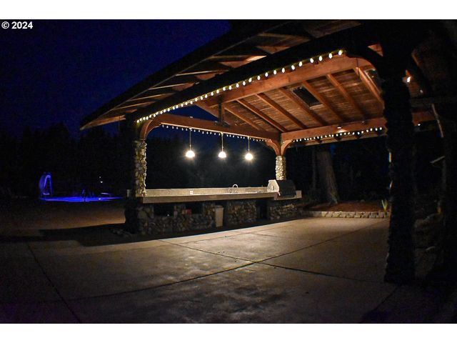 87313 CHINQUAPIN Loop, Veneta, OR 97487