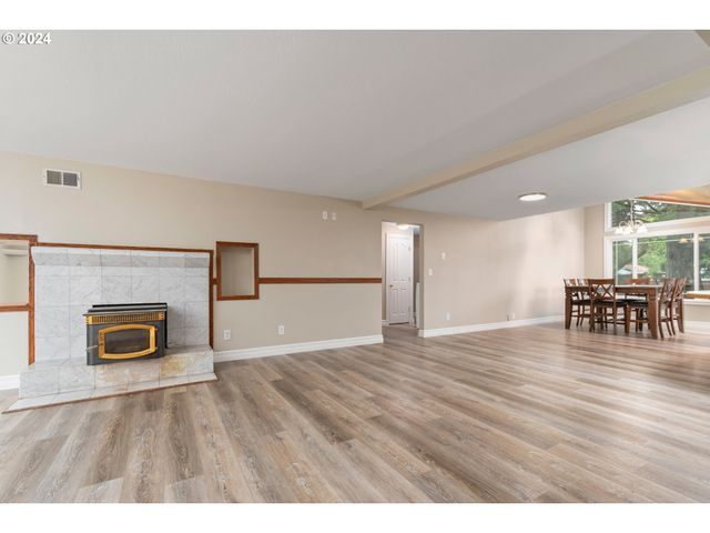 87313 CHINQUAPIN Loop, Veneta, OR 97487