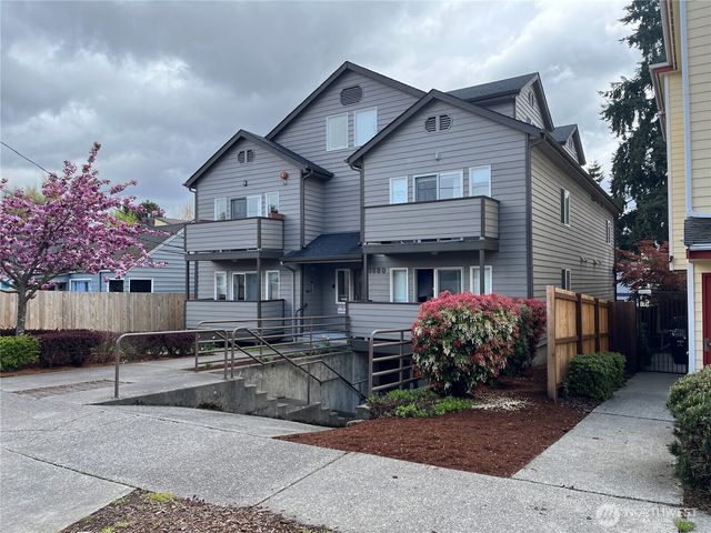 8830 Nesbit Avenue N, Seattle, WA 98103