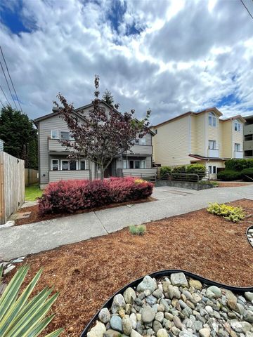 8830 Nesbit Avenue N, Seattle, WA 98103