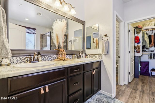 9811 S 2ND Place, Phoenix, AZ 85042