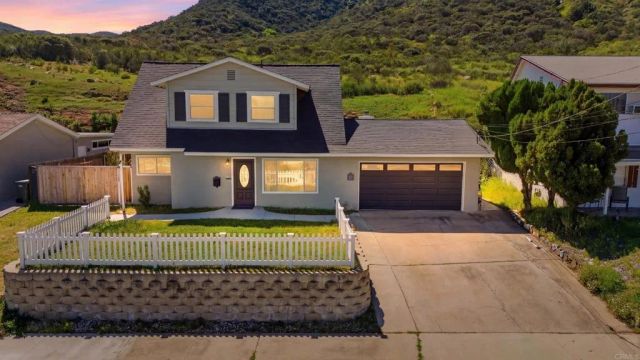 8009 Shantung Drive, Santee, CA 92071