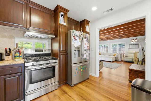 8009 Shantung Drive, Santee, CA 92071
