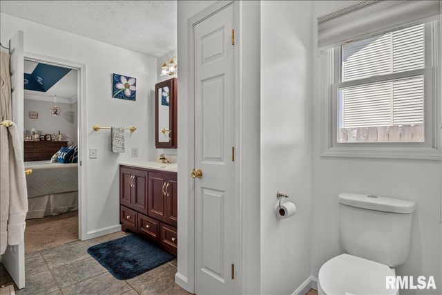 3904 Huxley Drive, Springfield, IL 62711