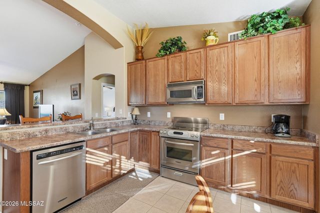 1019 N Rams Head Road, Green Valley, AZ 85614