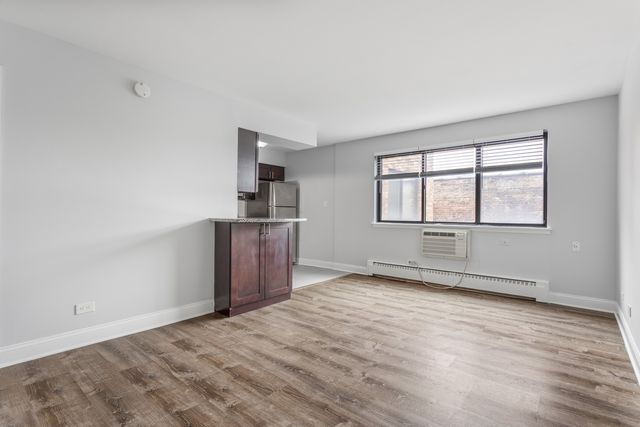 5534 N Kenmore Avenue 504, Chicago, IL 60640