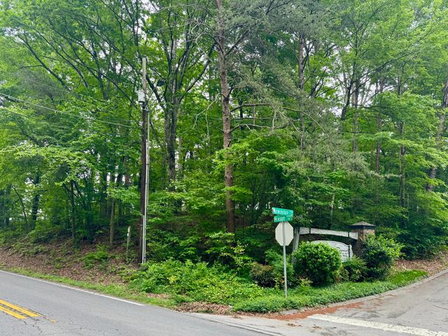 1988 Warwickshire Drive, Soddy Daisy, TN 37379