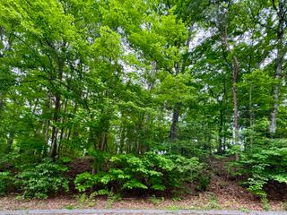 1988 Warwickshire Drive, Soddy Daisy, TN 37379