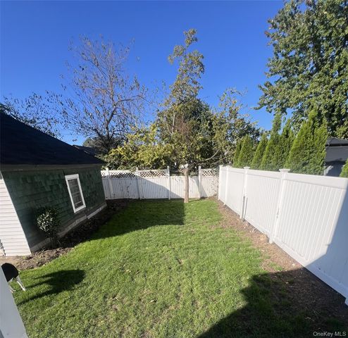 309 Franklin Avenue, Hewlett, NY 11557