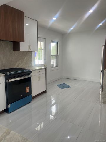 309 Franklin Avenue, Hewlett, NY 11557