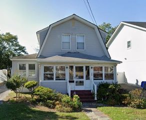 309 Franklin Avenue, Hewlett, NY 11557