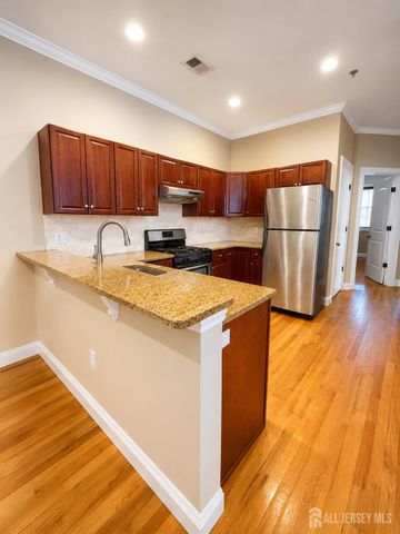 547 Sayre Avenue 214, Perth Amboy, NJ 08861