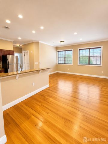 547 Sayre Avenue 214, Perth Amboy, NJ 08861