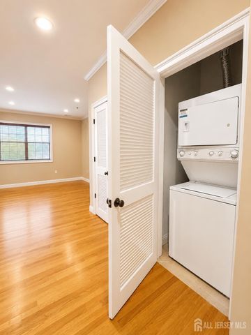 547 Sayre Avenue 214, Perth Amboy, NJ 08861