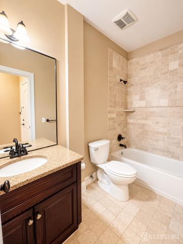 547 Sayre Avenue 214, Perth Amboy, NJ 08861