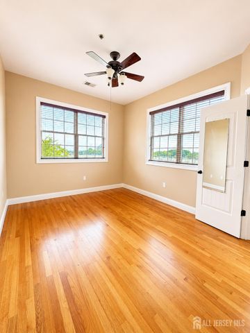 547 Sayre Avenue 214, Perth Amboy, NJ 08861