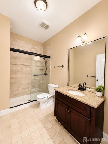 547 Sayre Avenue 214, Perth Amboy, NJ 08861