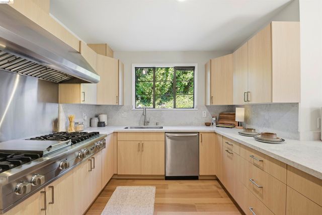 44 Highgate Rd, Kensington, CA 94707