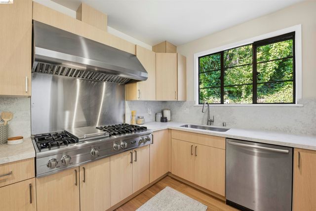 44 Highgate Rd, Kensington, CA 94707