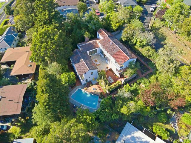 44 Highgate Rd, Kensington, CA 94707