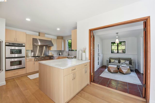 44 Highgate Rd, Kensington, CA 94707