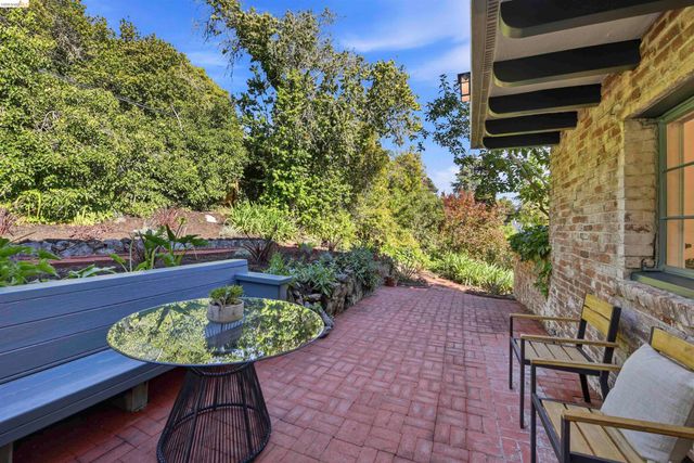 44 Highgate Rd, Kensington, CA 94707