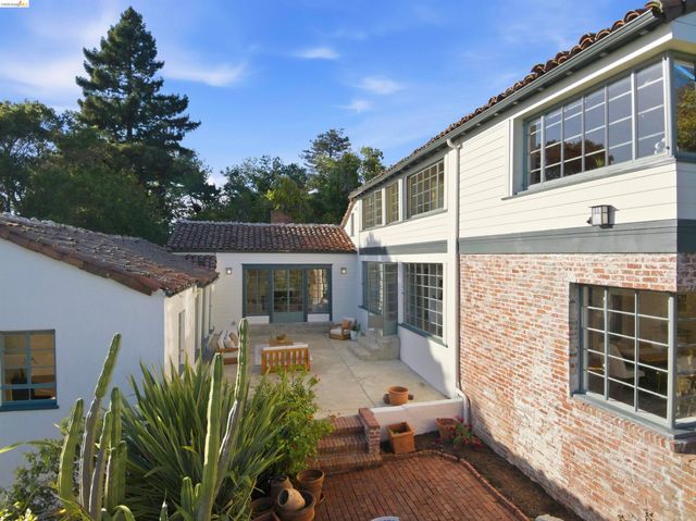 44 Highgate Rd, Kensington, CA 94707