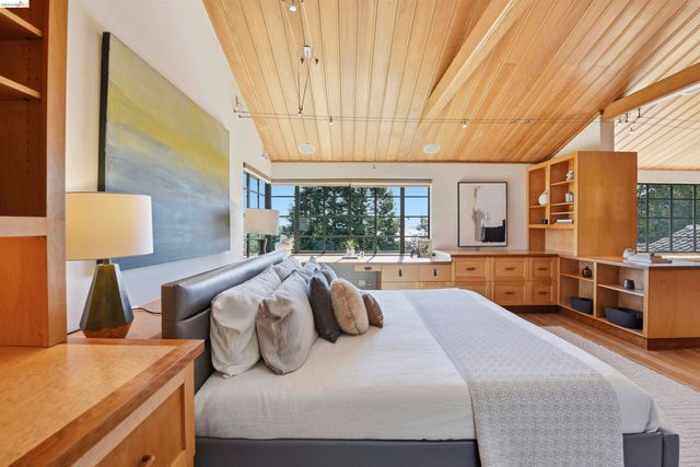 44 Highgate Rd, Kensington, CA 94707