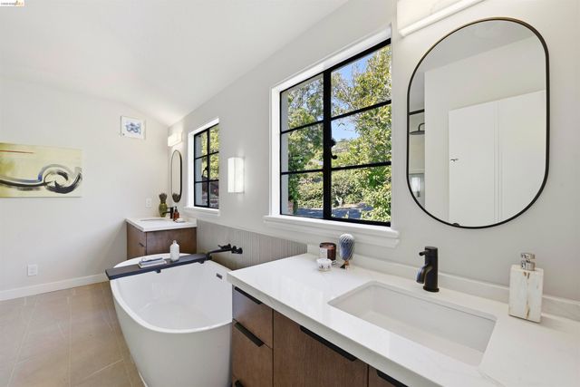 44 Highgate Rd, Kensington, CA 94707