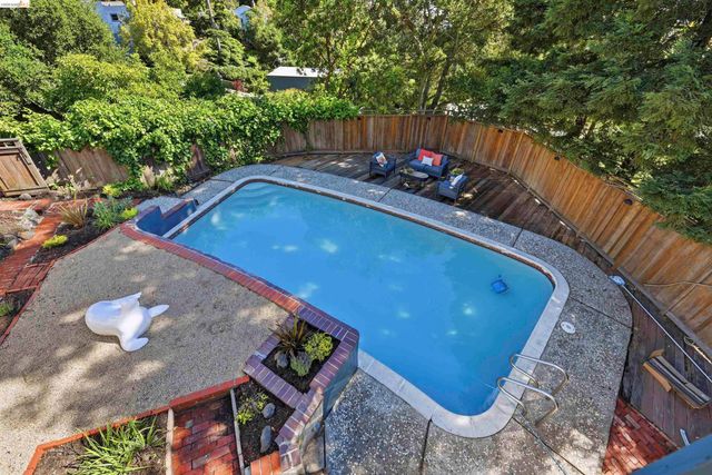 44 Highgate Rd, Kensington, CA 94707