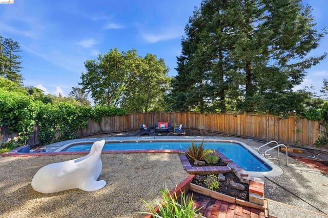 44 Highgate Rd, Kensington, CA 94707