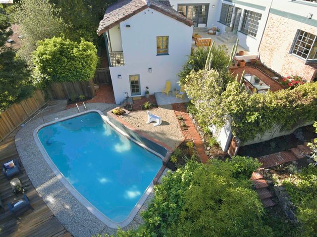 44 Highgate Rd, Kensington, CA 94707