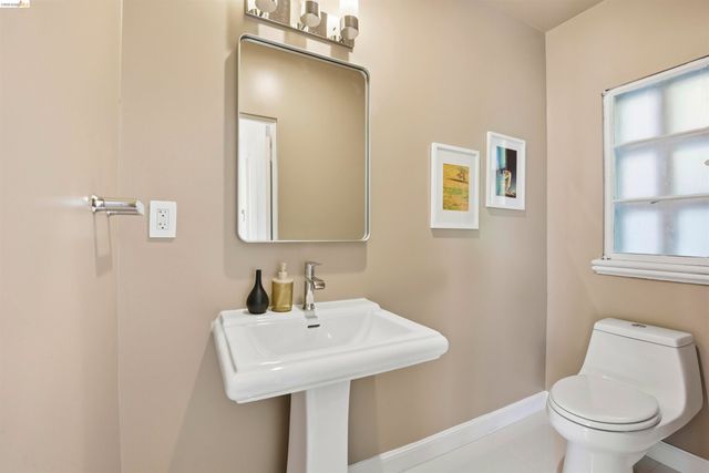 44 Highgate Rd, Kensington, CA 94707