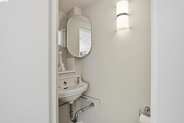 44 Highgate Rd, Kensington, CA 94707