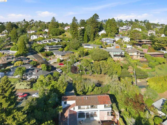 44 Highgate Rd, Kensington, CA 94707